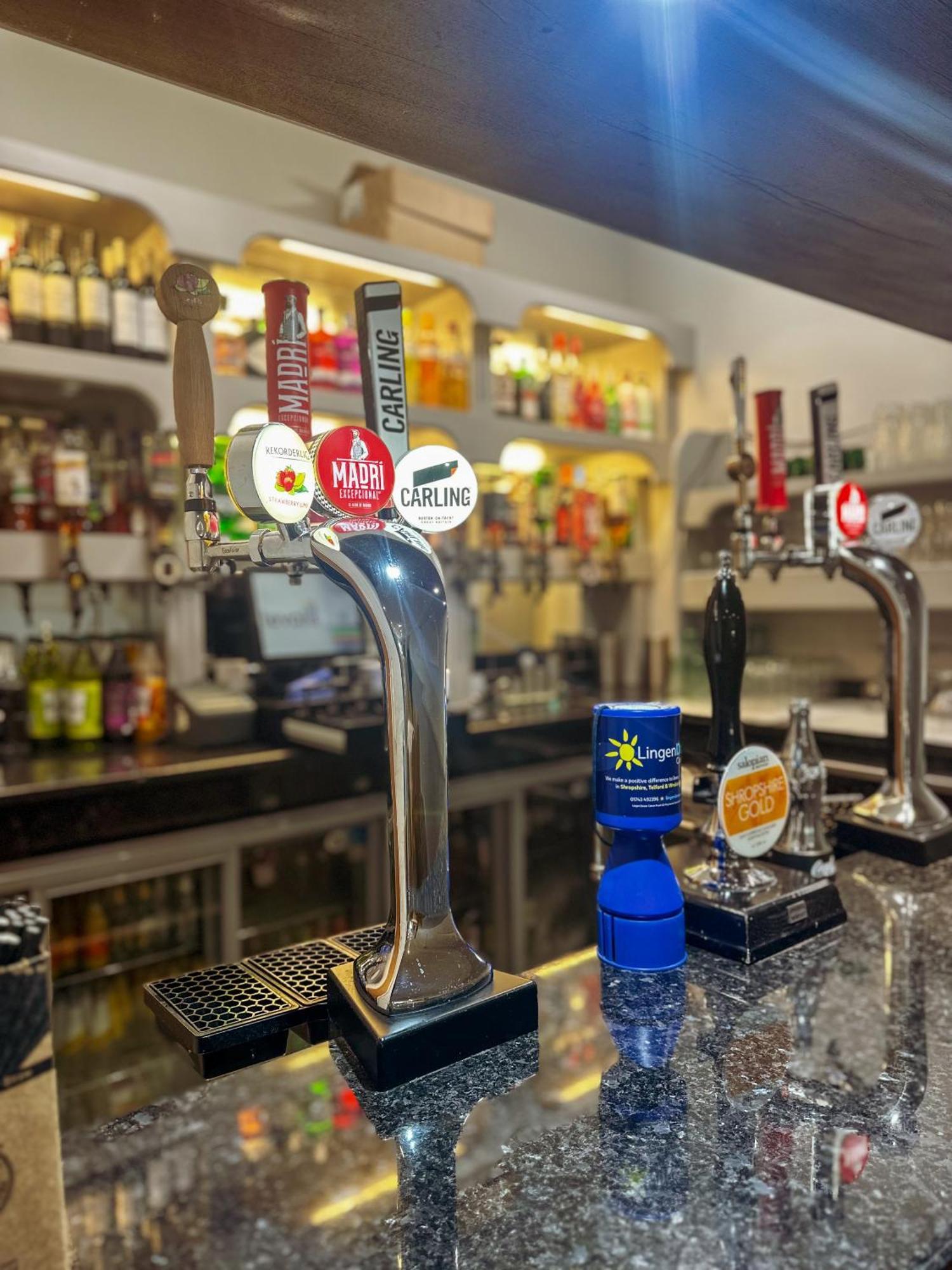 Отель The Corbet Arms Uffington  Экстерьер фото